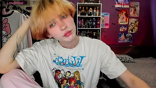 Snapshot of sweet_peach___ chatting on July 9, 2026, 5:50 pm sweet peach online show from July 9, 2026, 5:50 pm