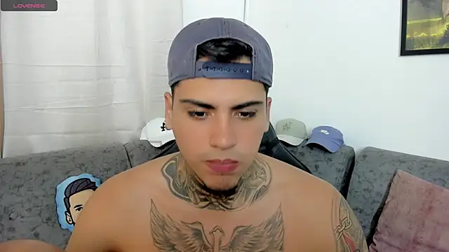 Snapshot of sweetlatinoboy chatting on August 4, 2026, 10:01 pm sweetlatinoboy online show from August 4, 2026, 10:01 pm
