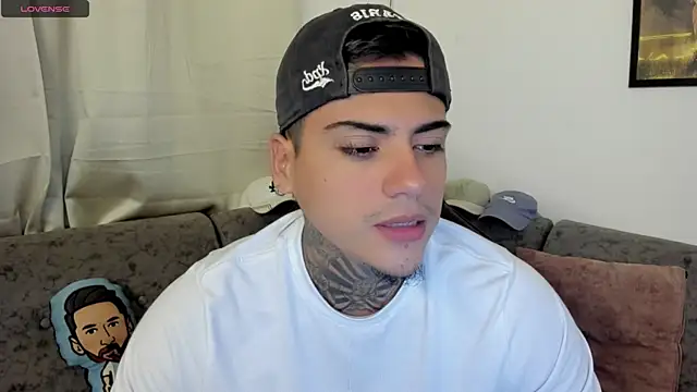 Snapshot of sweetlatinoboy chatting on August 6, 2026, 10:06 am sweetlatinoboy online show from August 6, 2026, 10:06 am