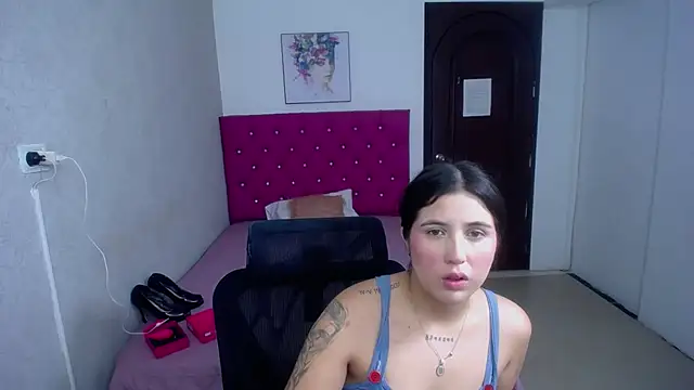 Snapshot of Pinkg_Fox10 chatting on July 3, 2026, 1:28 pm Pinkg Fox10 online show from July 3, 2026, 1:28 pm