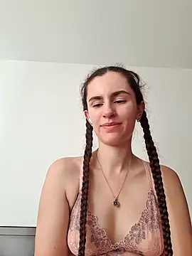 Snapshot of starlight_mo chatting on June 4, 2026, 4:02 pm starlight mo online show from June 4, 2026, 4:02 pm