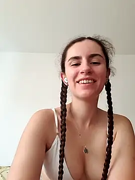 Snapshot of starlight_mo chatting on June 13, 2026, 3:21 pm starlight mo online show from June 13, 2026, 3:21 pm