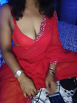 mayakapoor880 online show from May 15, 2026, 5:42 pm