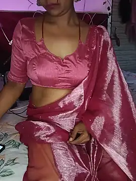 mayakapoor880 online show from May 26, 2026, 5:25 am