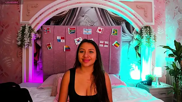 Snapshot of dulce_girls chatting on June 29, 2026, 11:43 am dulce girls online show from June 29, 2026, 11:43 am