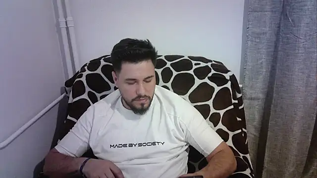 Snapshot of Gianiboy99 chatting on May 8, 2026, 7:30 pm Gianiboy99 online show from May 8, 2026, 7:30 pm