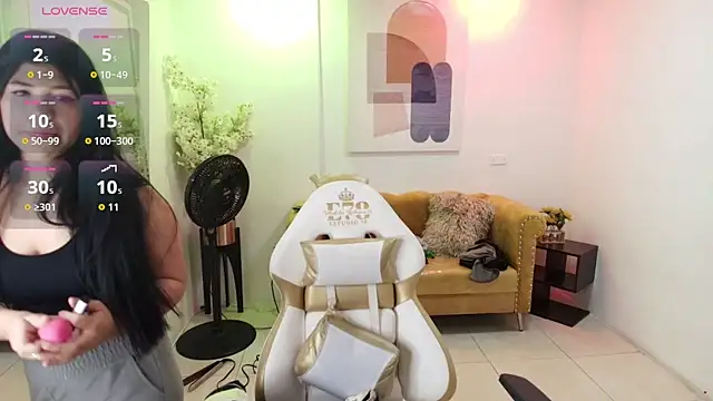 Snapshot of Kitty__meow chatting on March 21, 2026, 12:32 pm Kitty meow online show from March 21, 2026, 12:32 pm