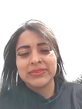 Sarah-917 online show from June 24, 2026, 6:07 pm