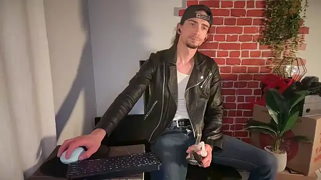 DylanBrook online show from April 25, 2026, 2:47 am