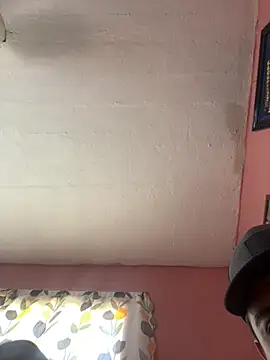 Yiyinhot online show from March 20, 2026, 6:24 pm