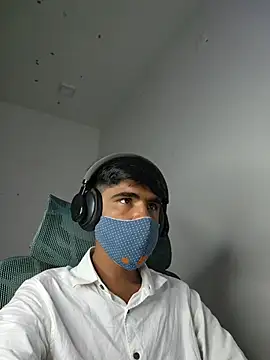 Snapshot of mavin_ chatting on May 3, 2026, 10:49 pm mavin online show from May 3, 2026, 10:49 pm