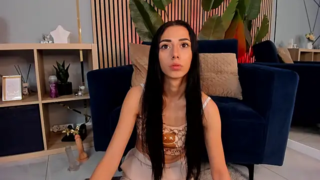 TiaCyrrus online show from May 15, 2026, 1:51 pm