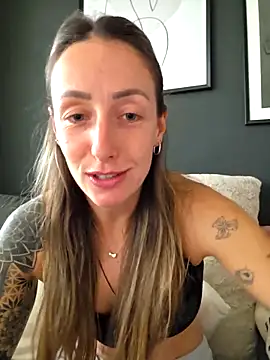 NicoleKaiser online show from April 19, 2026, 5:12 pm