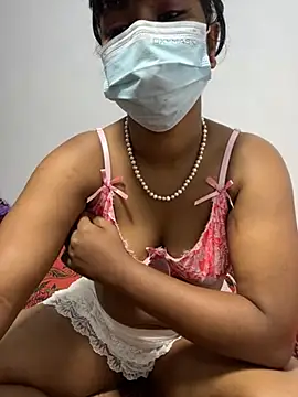 Snapshot of honeyi_babe chatting on June 18, 2026, 3:38 pm honeyi babe online show from June 18, 2026, 3:38 pm