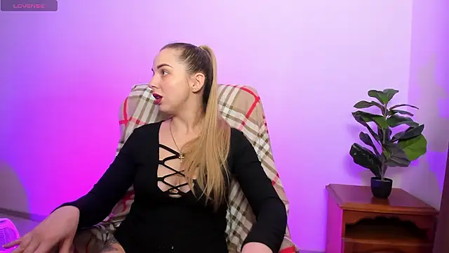 Alexandracandy online show from March 22, 2026, 9:02 am