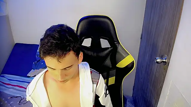 Mathias twinkk online show from March 19, 2026, 8:24 pm