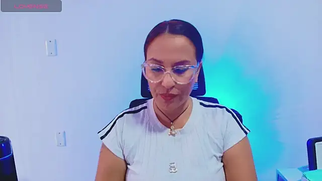 dalia milf co online show from April 7, 2026, 6:52 pm