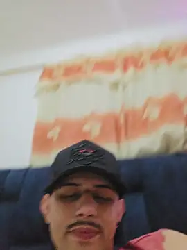 Snapshot of J-master23 chatting on April 5, 2026, 10:51 pm J-master23 online show from April 5, 2026, 10:51 pm