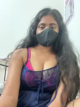 sexy-riyaa43 online show from May 3, 2026, 9:32 pm
