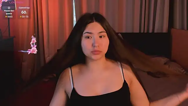 Snapshot of IceIcebabe_ chatting on June 5, 2026, 1:12 am IceIcebabe online show from June 5, 2026, 1:12 am
