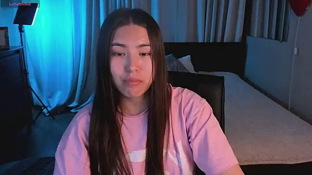Snapshot of IceIcebabe_ chatting on June 12, 2026, 1:04 am IceIcebabe online show from June 12, 2026, 1:04 am