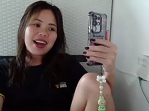 sweetciendy online show from May 16, 2026, 6:32 am