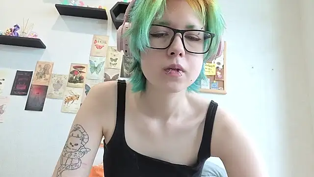 LittleKittenStar online show from June 8, 2026, 11:32 am