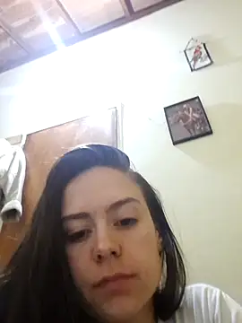 Isabelmotta  online show from April 11, 2026, 3:33 am
