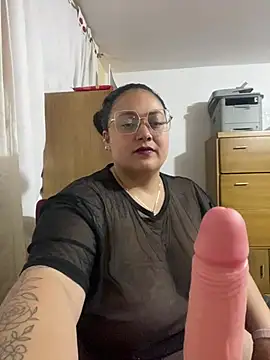 Snapshot of AvaRyd chatting on May 23, 2026, 5:12 am AvaRyd online show from May 23, 2026, 5:12 am