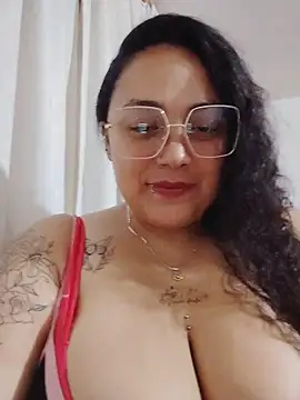 Snapshot of AvaRyd chatting on June 13, 2026, 4:32 am AvaRyd online show from June 13, 2026, 4:32 am