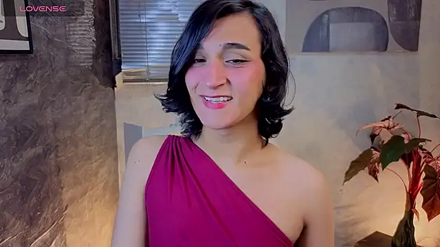 Zoee Kiss  online show from May 3, 2026, 4:40 am