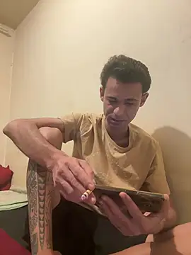 RafaelTitanX online show from April 22, 2026, 10:22 pm