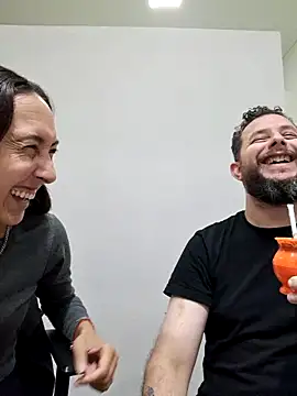 Snapshot of AlejoXMP2026 chatting on April 15, 2026, 3:30 pm AlejoXMP2026 online show from April 15, 2026, 3:30 pm