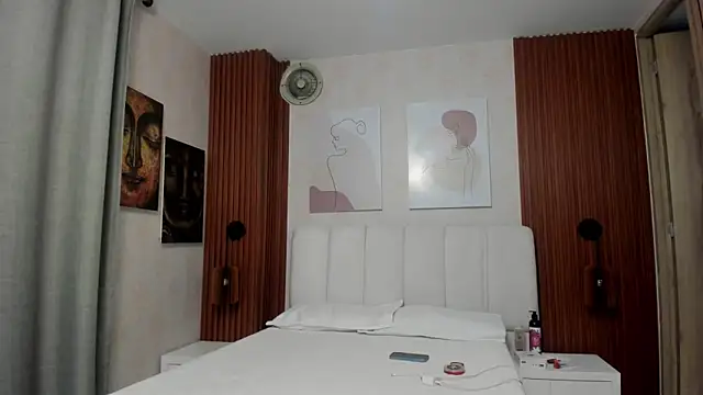 Maiasweet  online show from April 1, 2026, 2:23 am