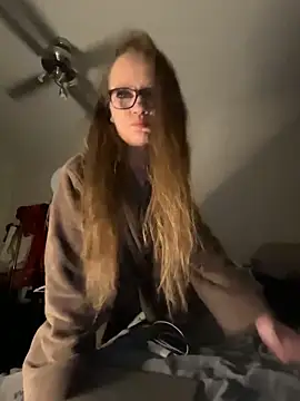 LizzieZ1975 online show from May 11, 2026, 1:22 am