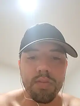 Snapshot of Azelfit chatting on March 19, 2026, 1:42 am Azelfit online show from March 19, 2026, 1:42 am