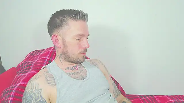 SkylarrGrey online show from April 18, 2026, 3:43 am