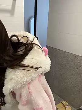 XJZ-01 online show from April 24, 2026, 8:17 am