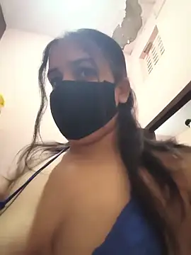 REENA-STRIP online show from May 29, 2026, 7:23 pm