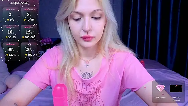 BlondieSummer online show from June 20, 2026, 5:38 pm