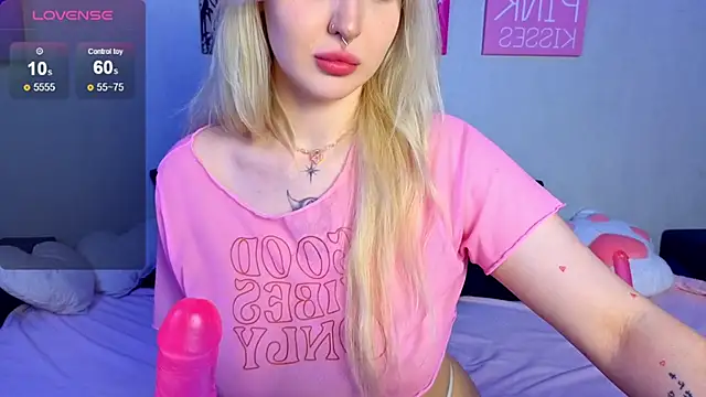 BlondieSummer online show from June 28, 2026, 6:25 pm