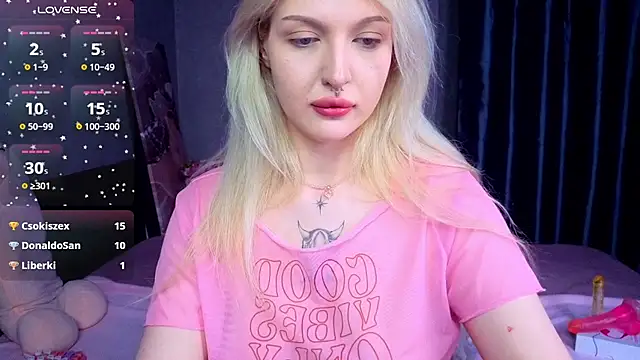 BlondieSummer online show from July 21, 2026, 8:00 pm
