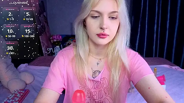 BlondieSummer online show from July 29, 2026, 6:17 pm