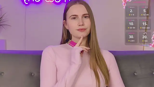 Lover Daisy  online show from May 23, 2026, 12:42 pm