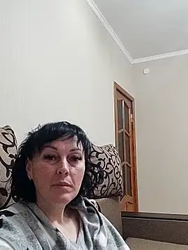 HelgaDennis online show from May 10, 2026, 12:16 am