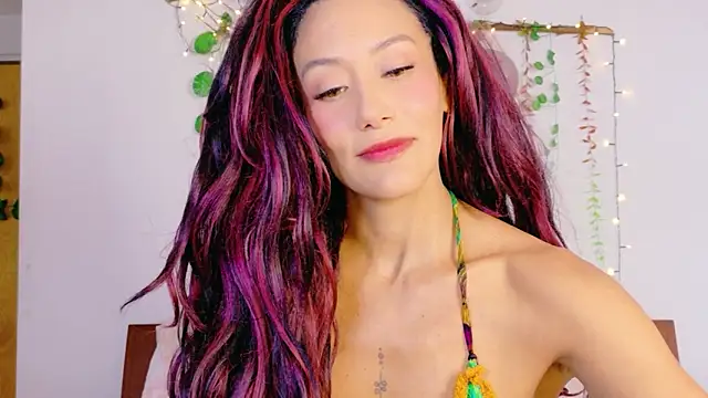 Snapshot of Ajua__Uva chatting on April 16, 2026, 10:23 pm Ajua Uva online show from April 16, 2026, 10:23 pm