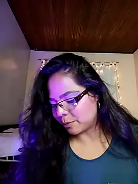ROUSSE SINCLAIR online show from April 28, 2026, 2:27 am
