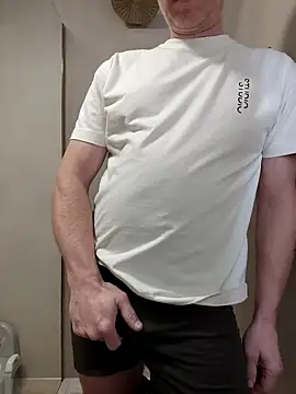 Essie deLona online show from March 19, 2026, 6:45 pm