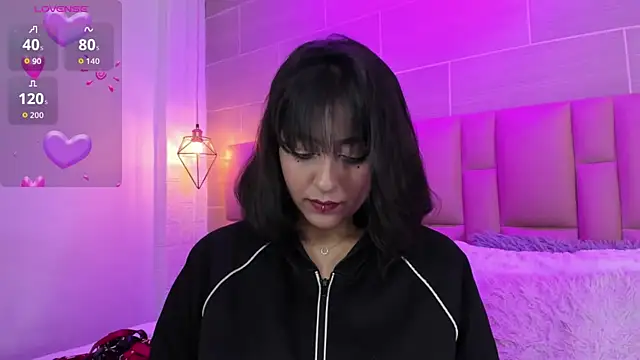 Snapshot of Coralie_ chatting on March 26, 2026, 8:14 pm Coralie online show from March 26, 2026, 8:14 pm