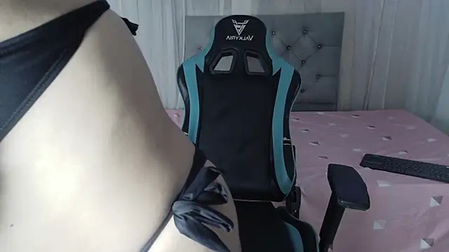 NIO kitty online show from April 21, 2026, 1:18 am